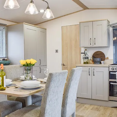 Pinecone بيت للعطل *